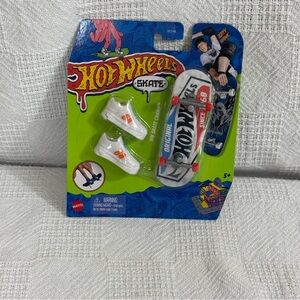 Hot Wheels Skate Tony Hawk Neon Fingerboard &‎ Shoes Turtle Skateboards